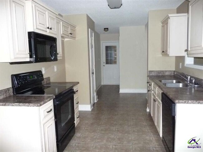 Foto del edificio - 113 Cedarland Dr