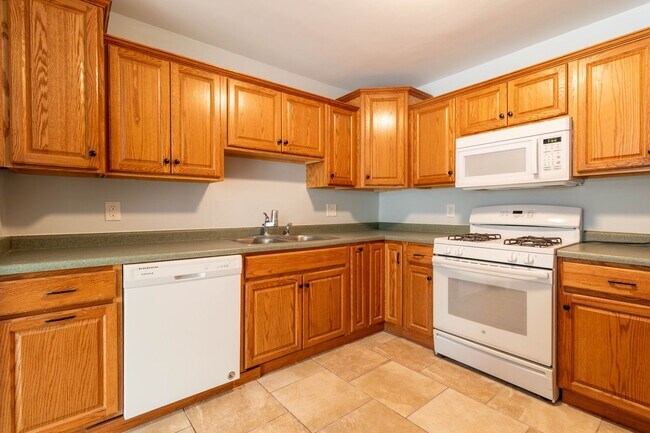 Foto del edificio - Spiral Staircase Loft Style One Bedroom in Brooklyn Park for $1,275.00/month!