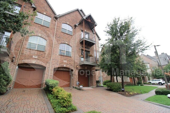 Foto del edificio - 652 Rockingham Dr