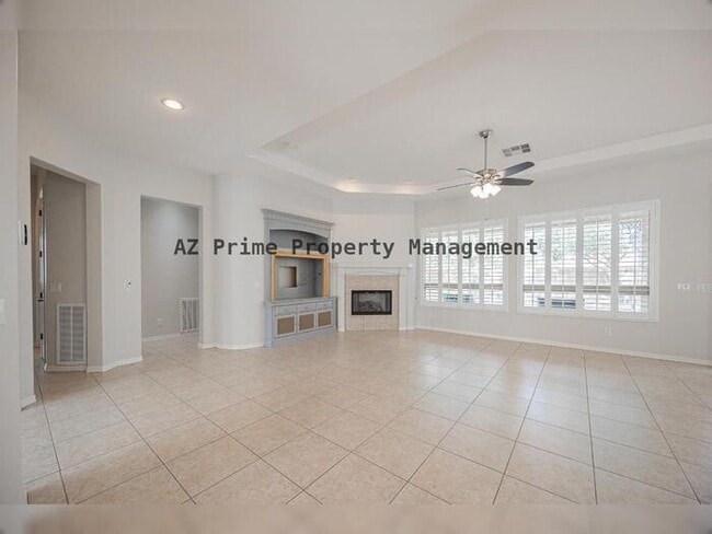 Building Photo - 4652 E Donato Dr