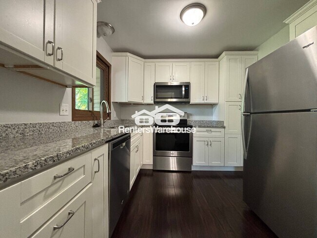 Foto del edificio - 4105 Gershwin Ave N
