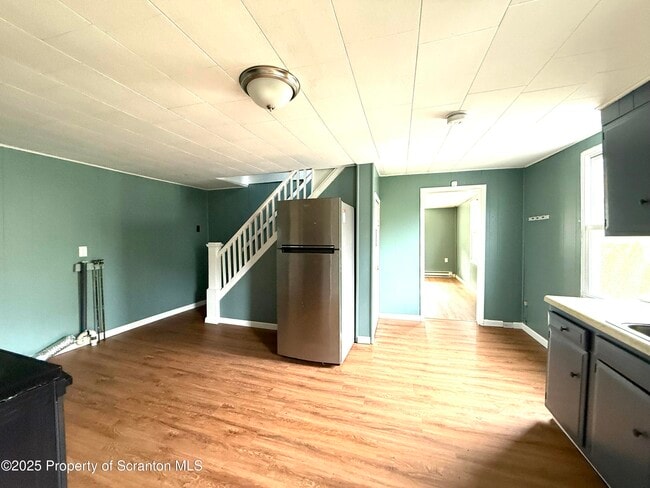 Building Photo - 755 Main St