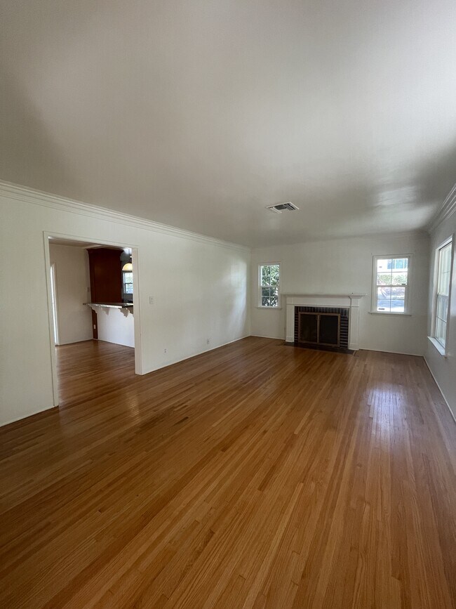 Building Photo - 1421 Birch Ave