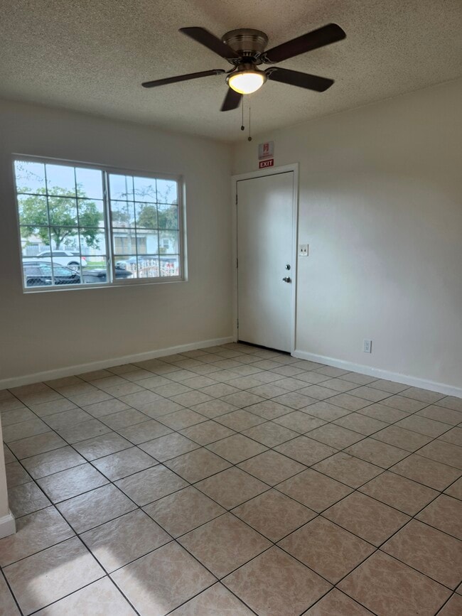 Building Photo - 1010 Garfield Ave