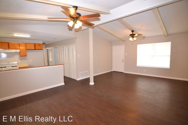 Building Photo - 3 br, 1 bath House - 5127 Village Green