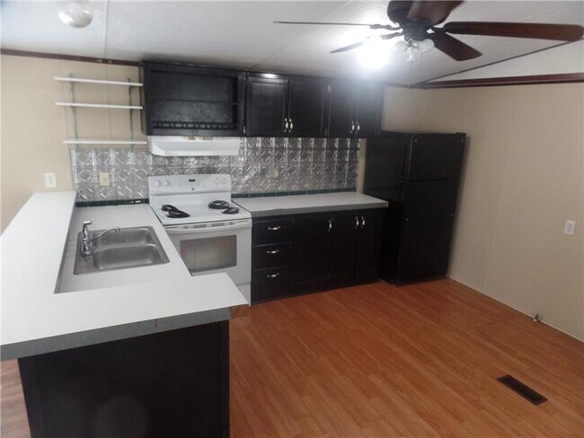 Foto del edificio - 161 Cowboy Ln