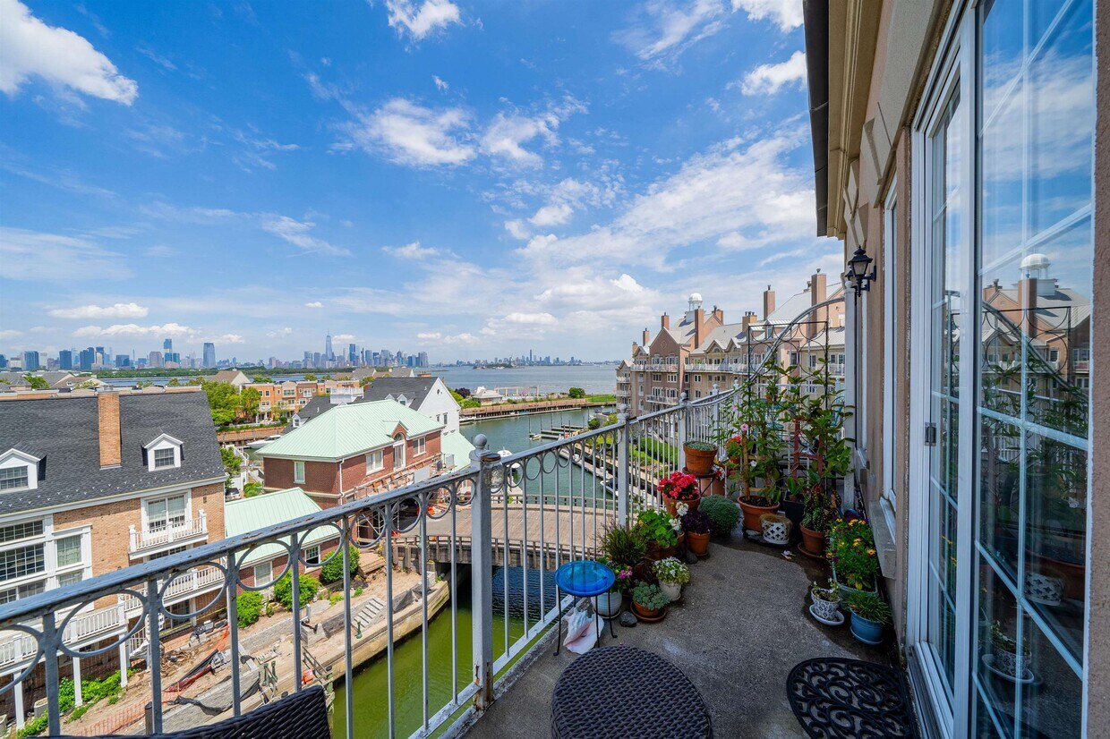 Foto principal - 200 Shearwater Ct W