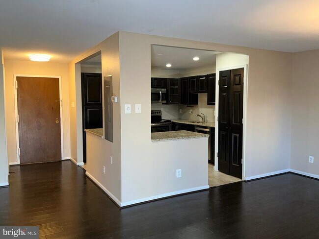 Foto del edificio - 7425 Democracy Blvd