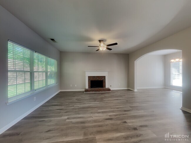 Foto del edificio - 1999 Oakbluff Way SW