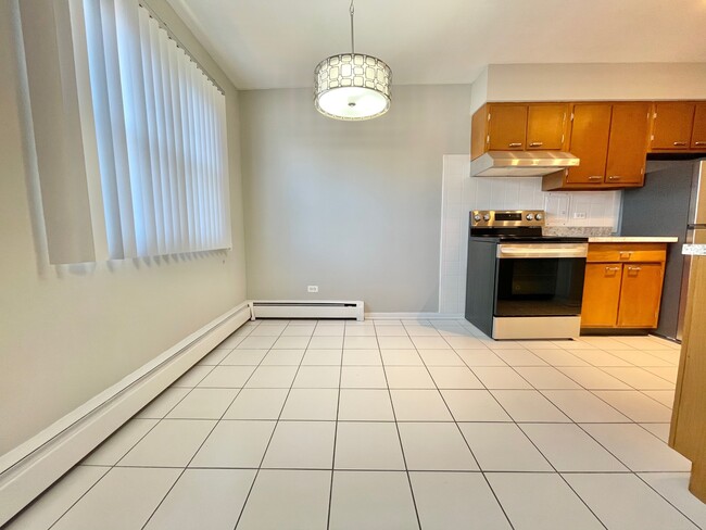 Foto del edificio - 2357 W Jarvis Ave