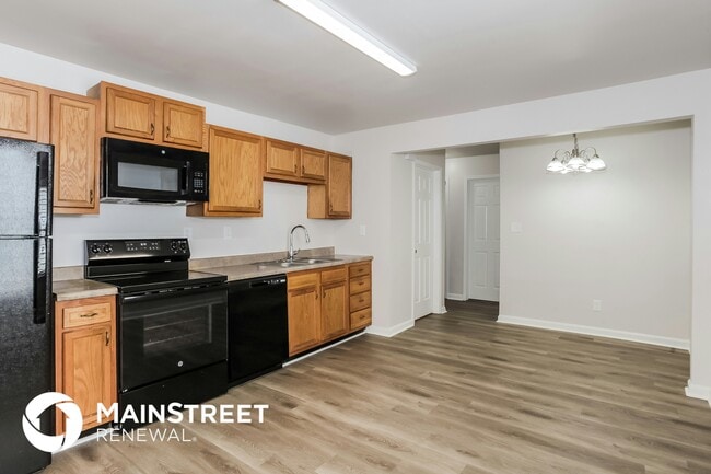 Building Photo - 5130 Fay Ave