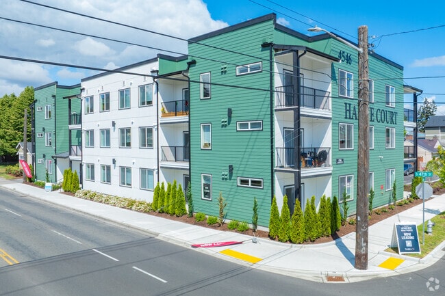 Building Photo - Hallie Court Apartments