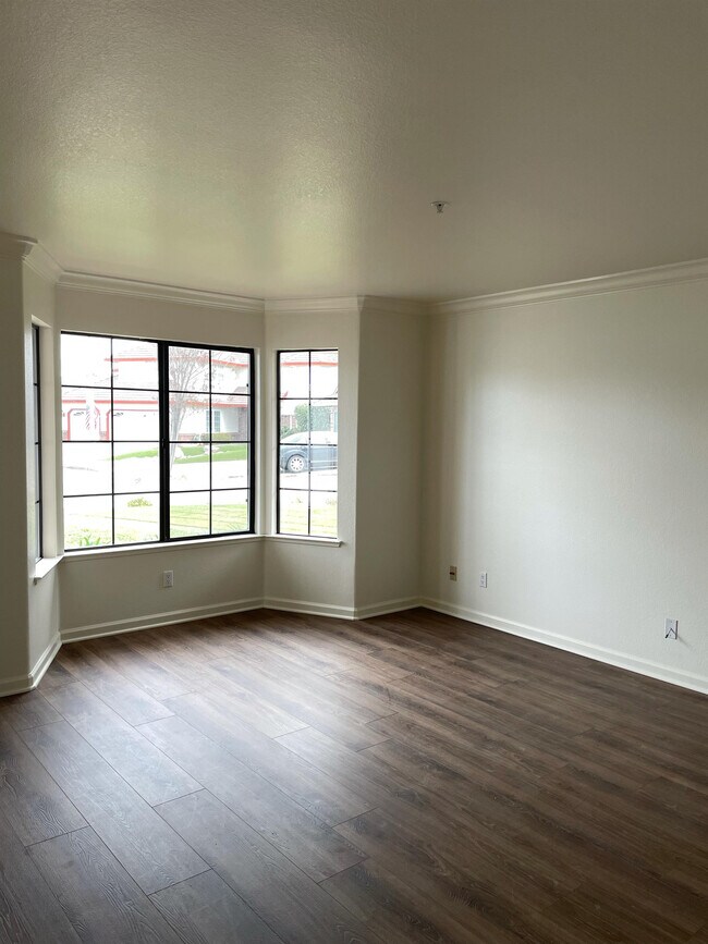 Building Photo - 18 Harrod Cir
