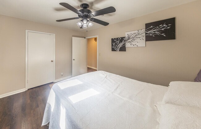 Foto del edificio - 3423 60th St
