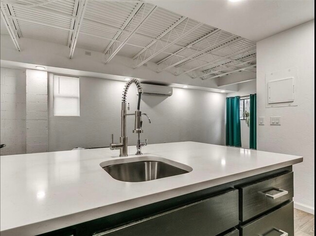 Foto del edificio - 931 NW 7th St