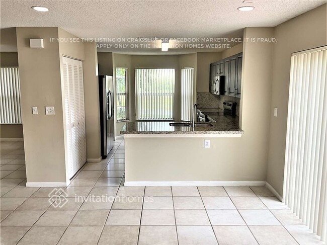 Foto del edificio - 16605 NW 10th St