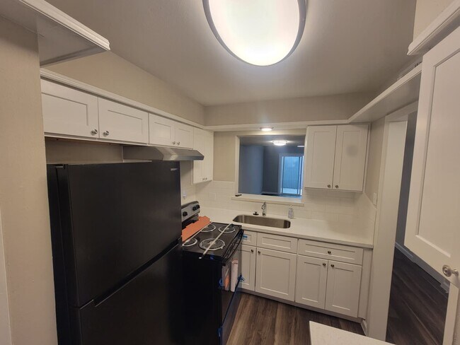 Foto del edificio - 6051 Fondren Rd