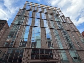 Building Photo - 505 W 43rd St