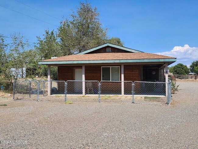 Foto del edificio - 880 Truckee Ln