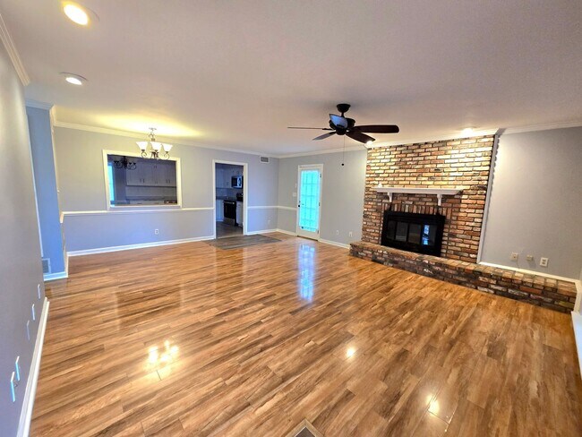 Building Photo - 1 Minute from Maxwell AFB