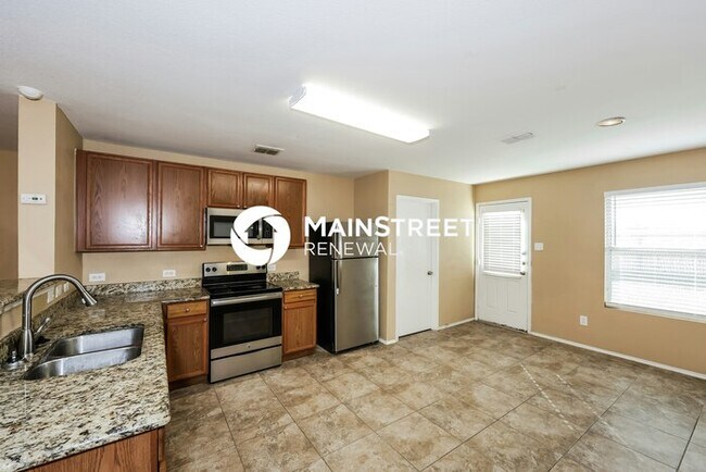 Building Photo - 4 Bedroom Pet-Friendly Home in Fort Worth, TX with Main Street Renewal