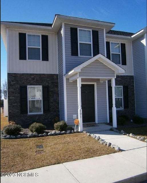 Primary Photo - Wonderful 2 Bedroom Town Home-101 Glen Can...