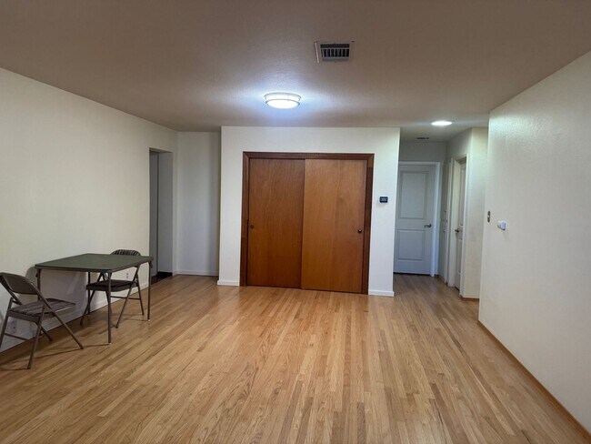 Foto del edificio - 519 San Remo St