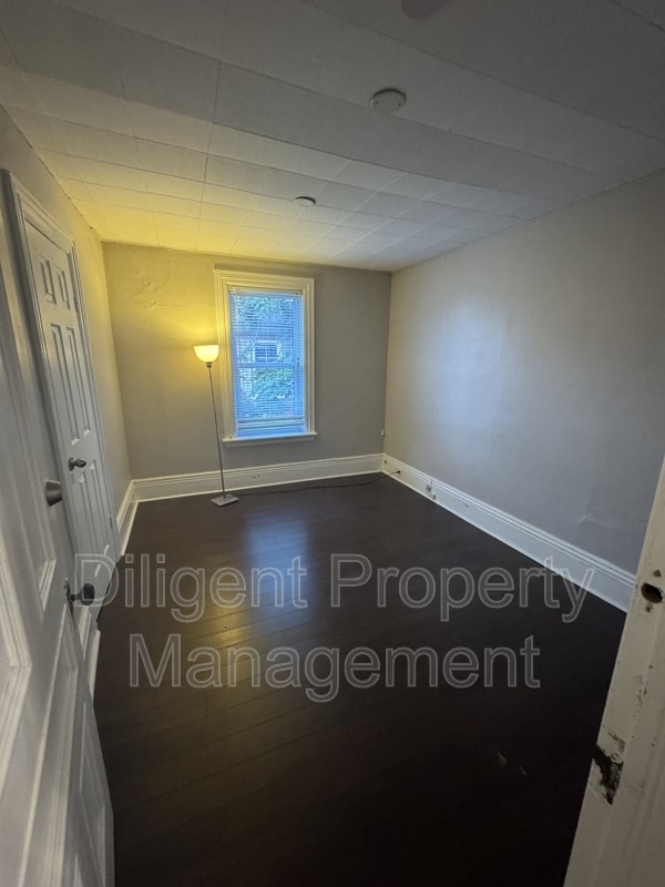 Building Photo - 265 Sherbrooke St