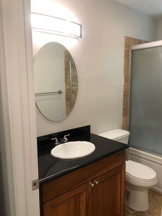 Building Photo - 1bed 1bath Apartment 1 month free with 12 month lease