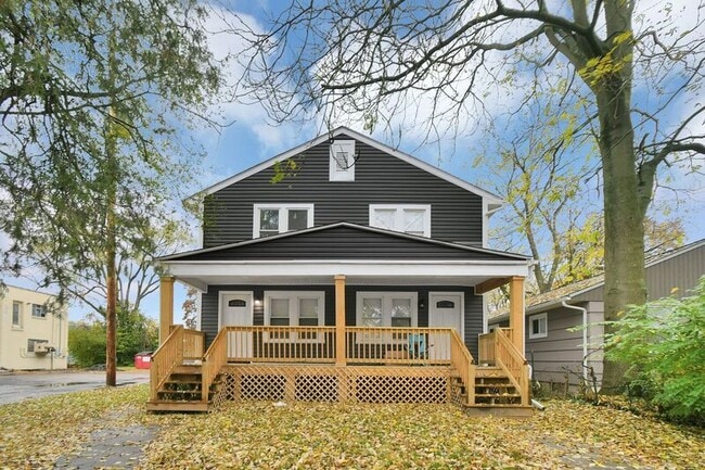 Building Photo - 702-704 Dawson Avenue