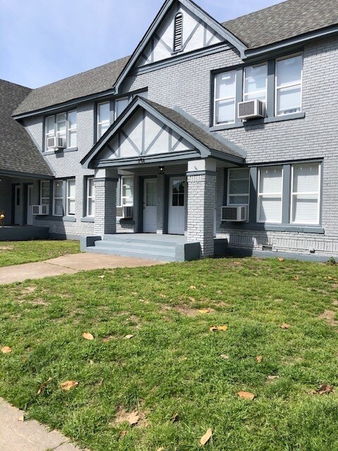 Building Photo - 189 N Auburndale St