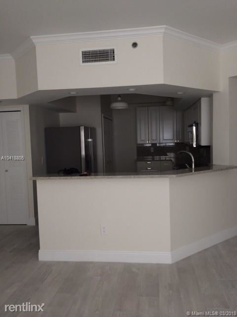 Building Photo - 2 br, 2 bath  - Village 10204