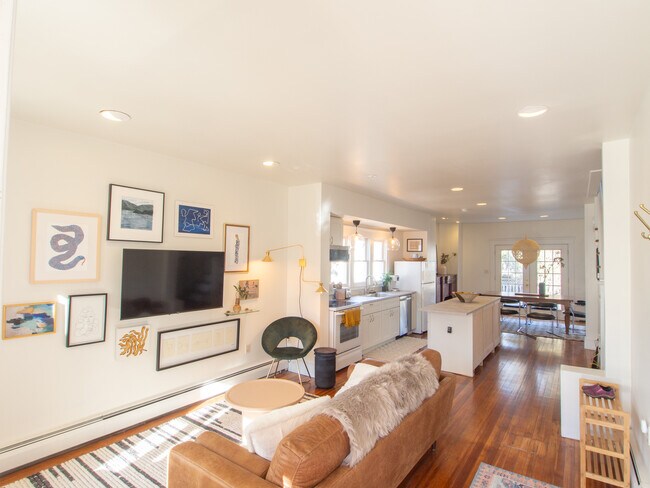 Livingroom/kitchen - 63 1/2 Canner St