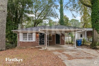 Building Photo - 1962 Pine Oak Dr SW