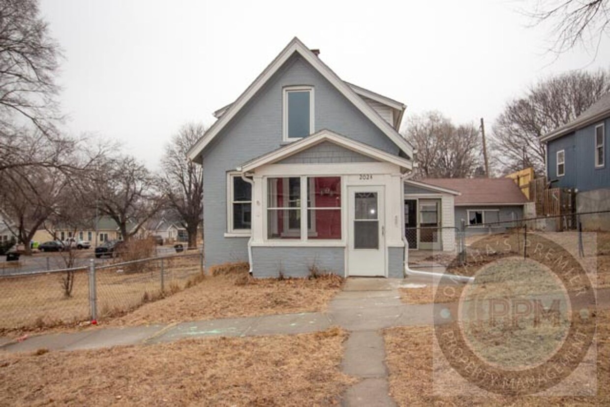 Foto principal - Cute 2 Bedroom House In South Omaha