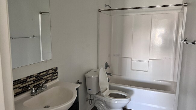 Building Photo - 1323 S Monroe St