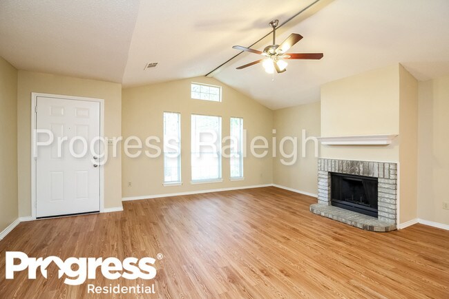 Foto del edificio - 1125 Hidden Creek Dr