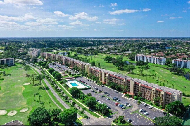 Foto del edificio - 3755 Via Poinciana