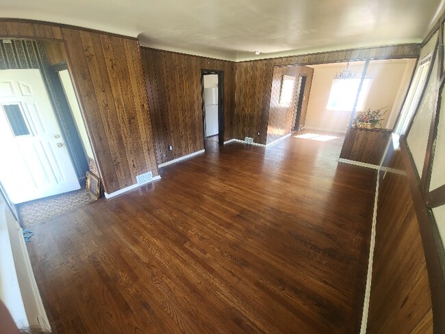 Building Photo - 8630 N Evangeline St