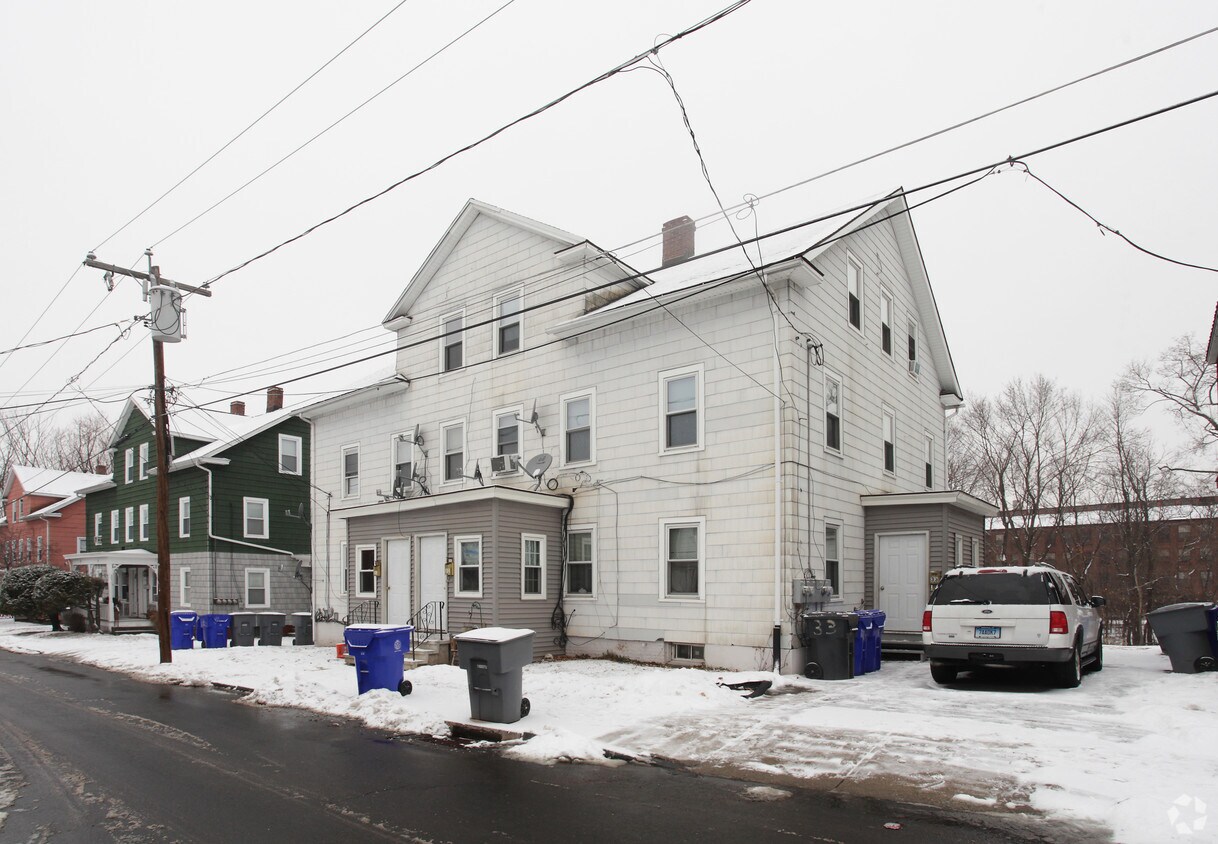 2533 Asnuntuck St, Enfield, CT 06082 Apartments in Enfield, CT