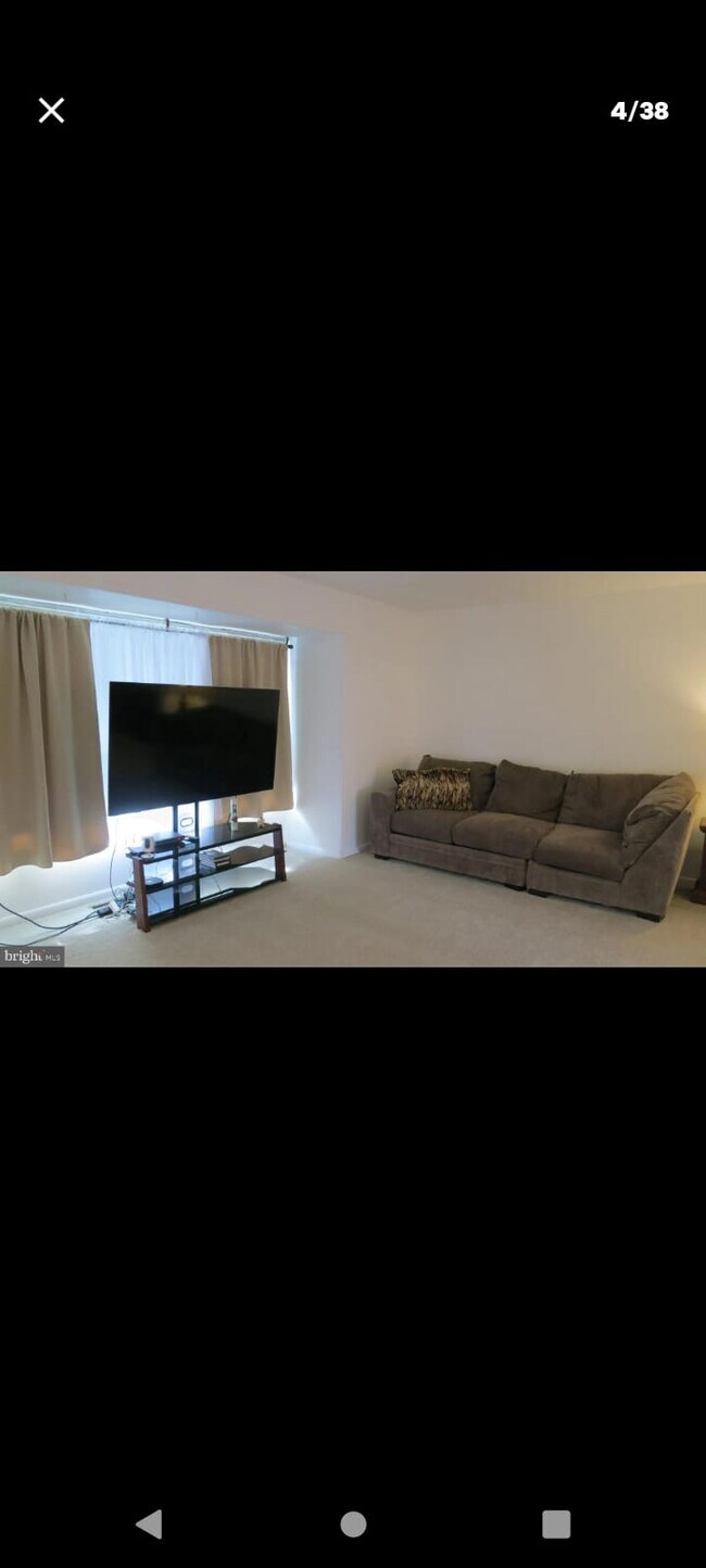 Building Photo - 444 Kellington Dr