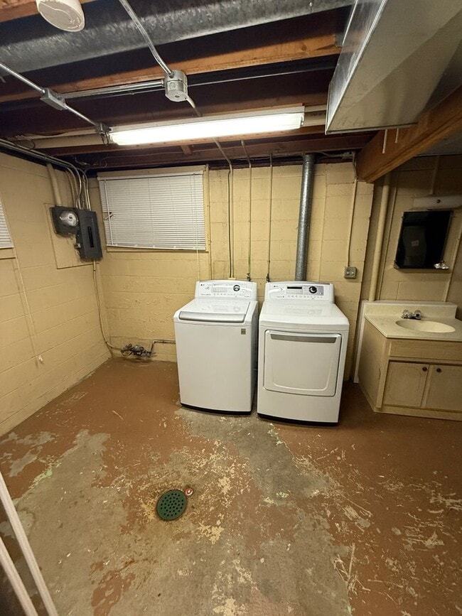 Building Photo - 3823 W Lombard St