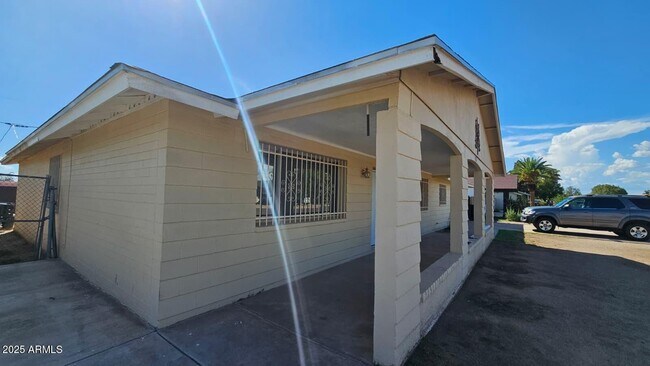 Foto del edificio - 4724 N 61st Ave