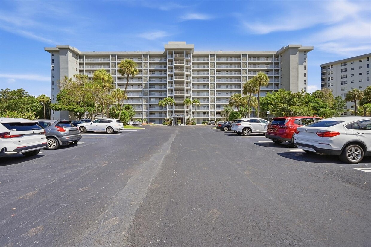 Photo - 4015 West Palm Aire Drive Apt #10, Pompano Beach, FL 33069 - 3 BR 2 BA condo