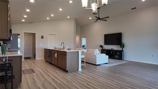 Building Photo - 2259 Sunset Wy