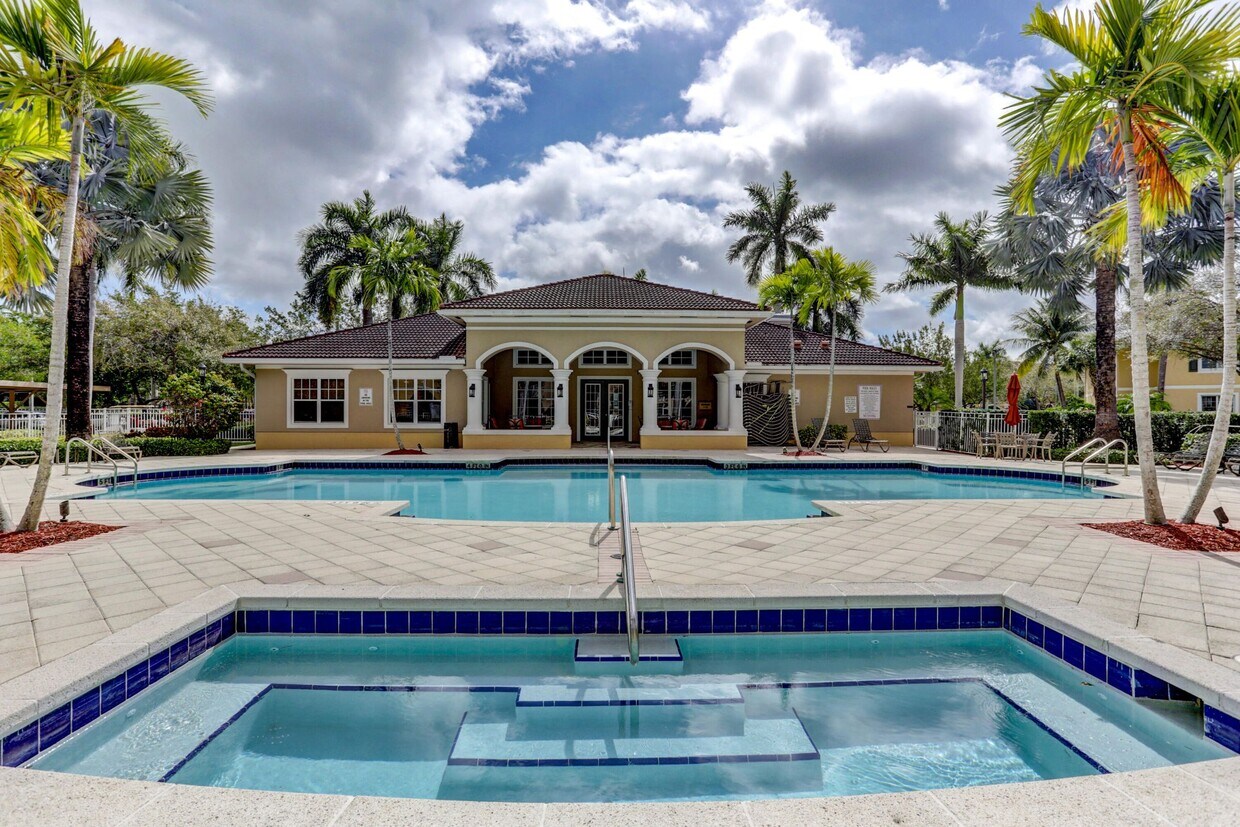 Photo - 6482 Emerald Dunes Dr (Royal Palm Beach, FL)
