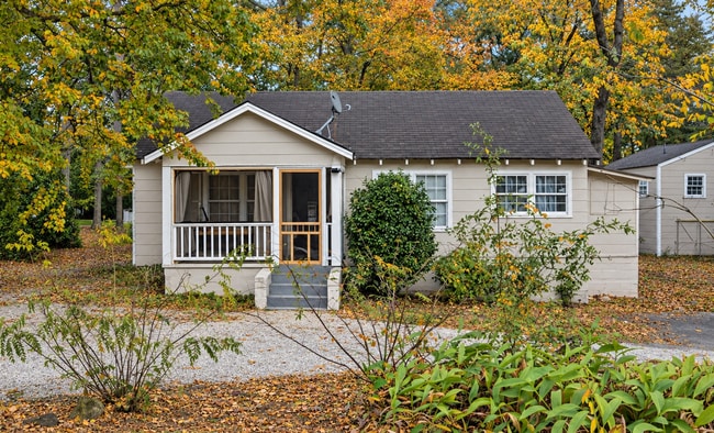 Building Photo - 4880 Hale Rd