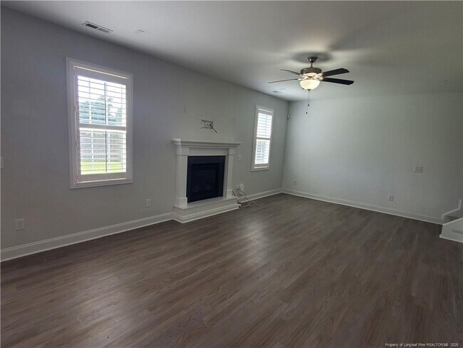 Building Photo - 5717 Pondhaven Dr