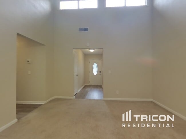 Foto del edificio - 6751 Alisma Ln