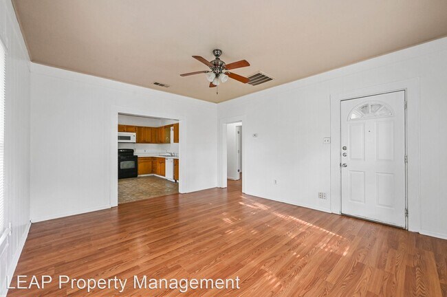 Building Photo - 2 br, 1 bath House - 821 N 5th St.